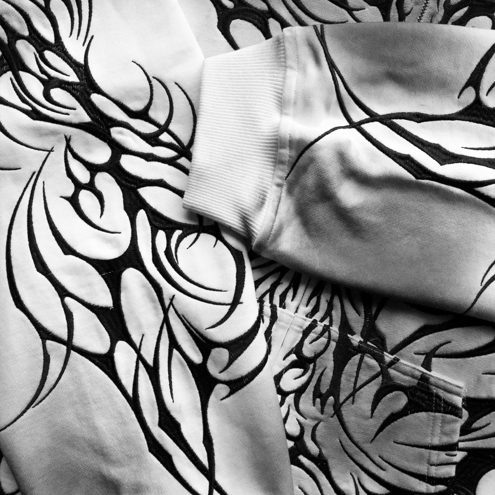 SKELETON EMBROIDERED ZIP UP WHITE